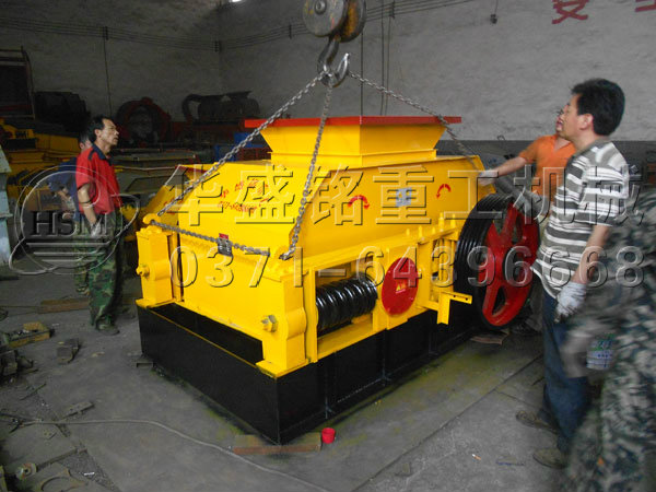 兩臺(tái)對(duì)輥和一臺(tái)齒輥發(fā)貨現(xiàn)場2.jpg